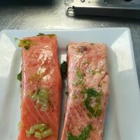 essais de cuissons différentes sur deux pièces de saumon formation j2f cuissons en  basse température sous vide