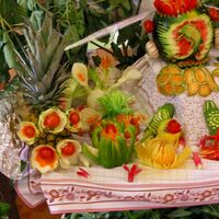 échantillon de ce qu'il est possible de réaliser en sculpture sur fruits et légumes